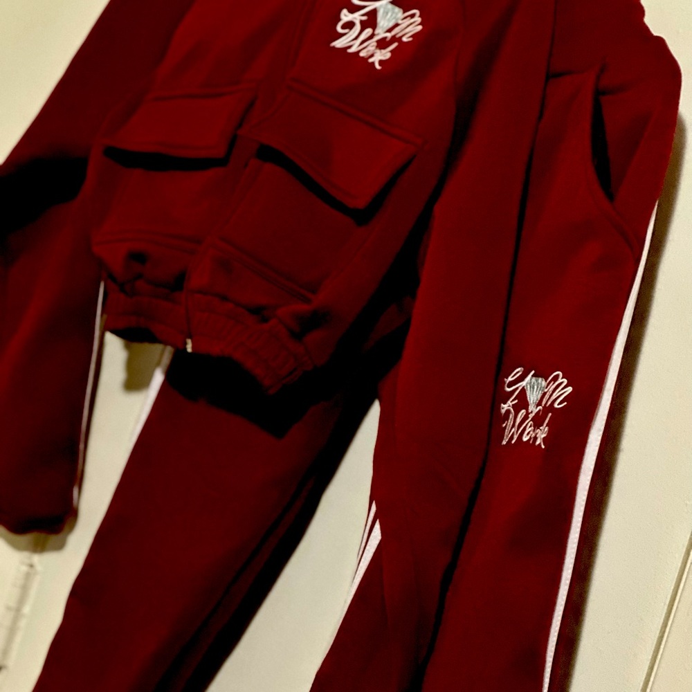 Winter warm wine crop top sweat suit custom